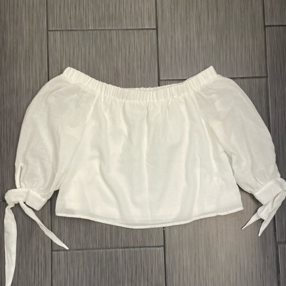 Lulus white off the shoulder cropped blouse with tie sleeve accent size large